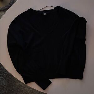 Tristan Elegant Black V-Neck Sweater
